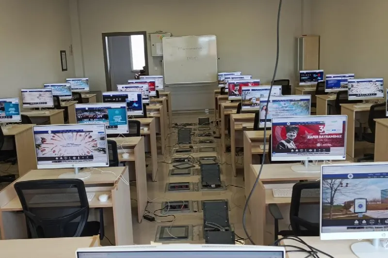 Marmaraereğlisi Meslek Yüksekokulu Bilgisayar Laboratuvarı Yenilendi